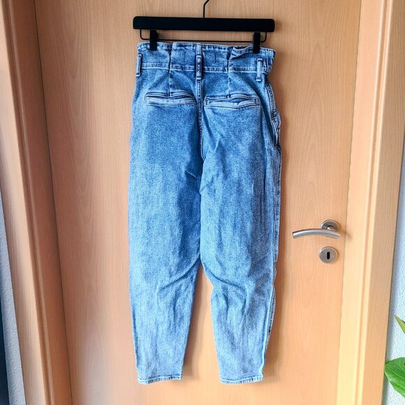 Hollister Ultra High Rise Paper Bag Waist Slouchy Ankle Medium Wash Denim Jeans - Picture 5 of 7